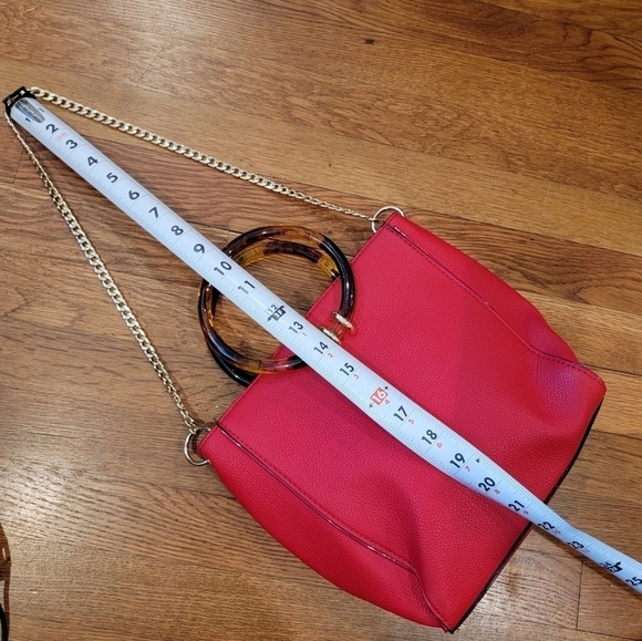 Gianni Bini Red Vegan Leather Purse Tortoise Ring Handles and Chain strap - Picture 10 of 16